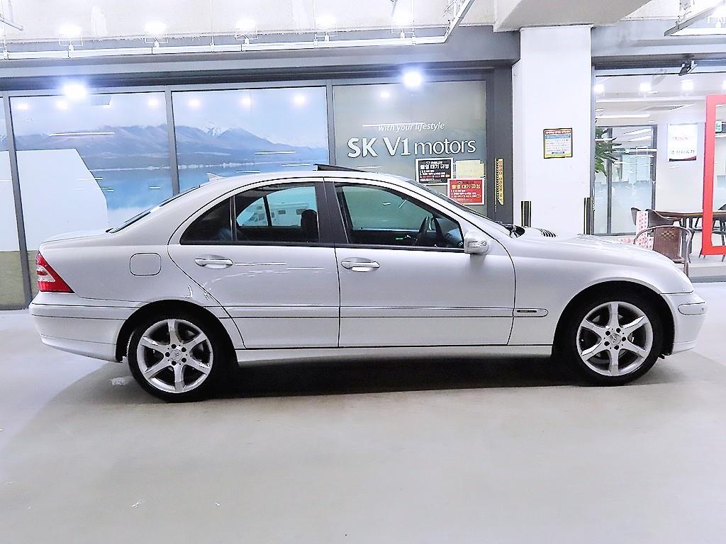 Mercedes Benz C Class - Vista 3