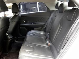 HYUNDAI Avante - Vista 10