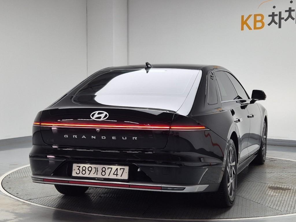 HYUNDAI Grandeur - Vista 3