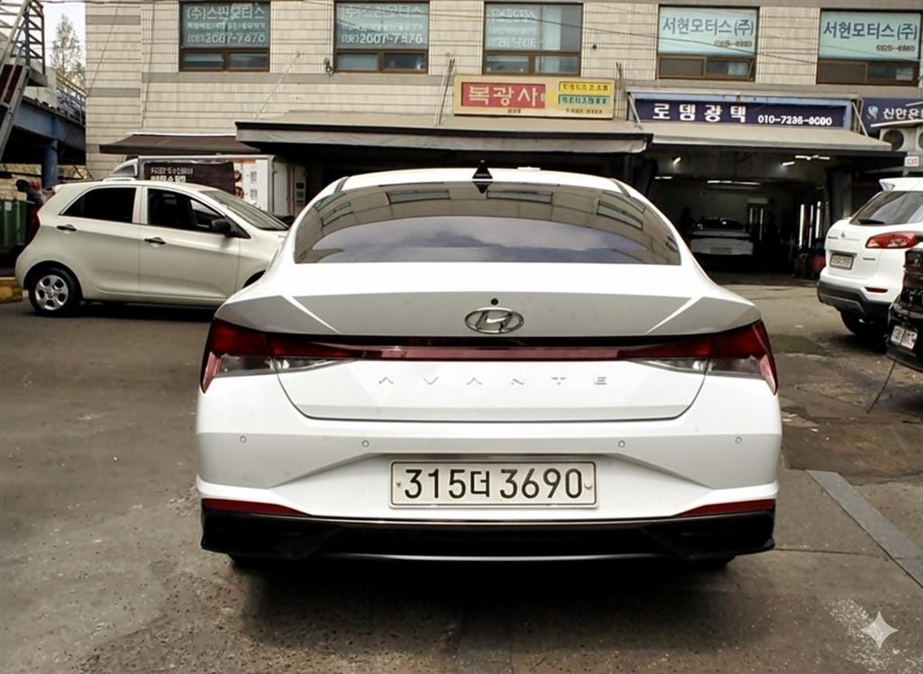 HYUNDAI Avante - Vista 4