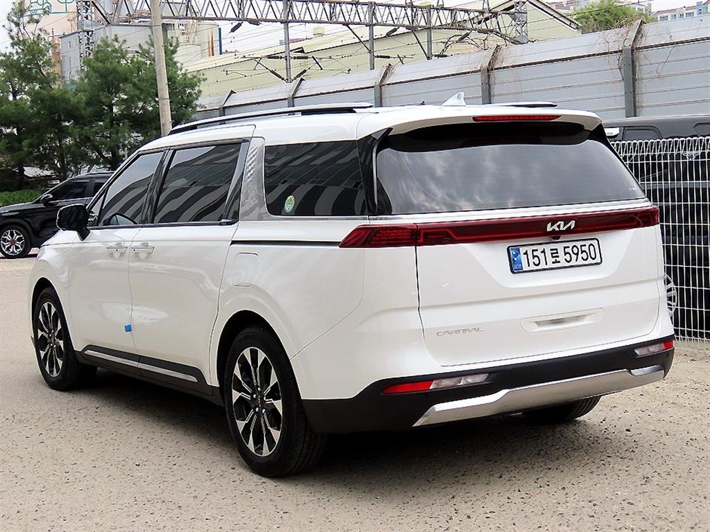 KIA Carnival - Vista 3