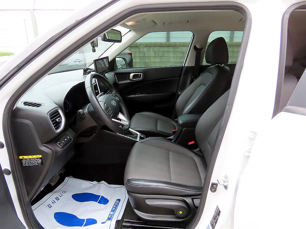 HYUNDAI Venue - Vista 5