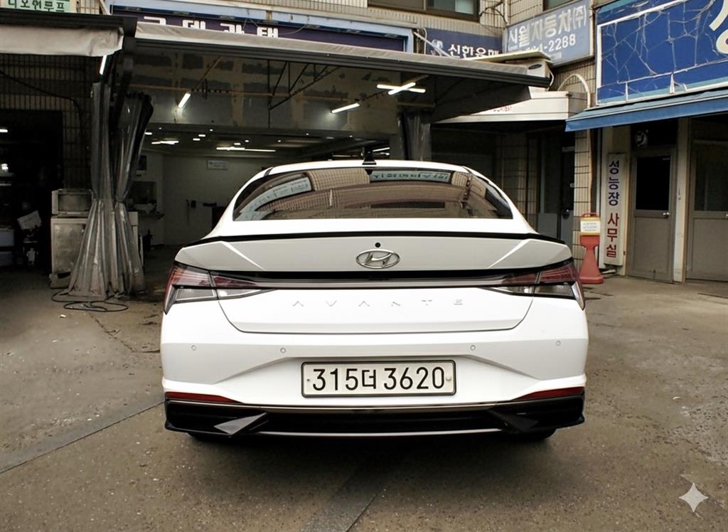 HYUNDAI Avante - Vista 5