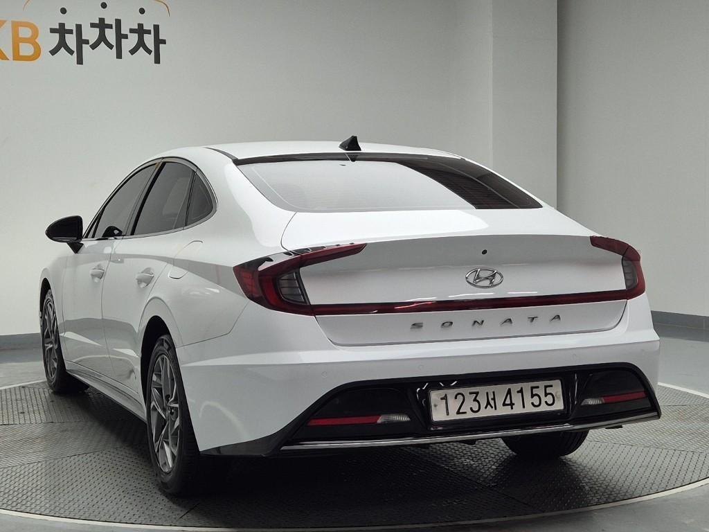 HYUNDAI Sonata - Vista 2