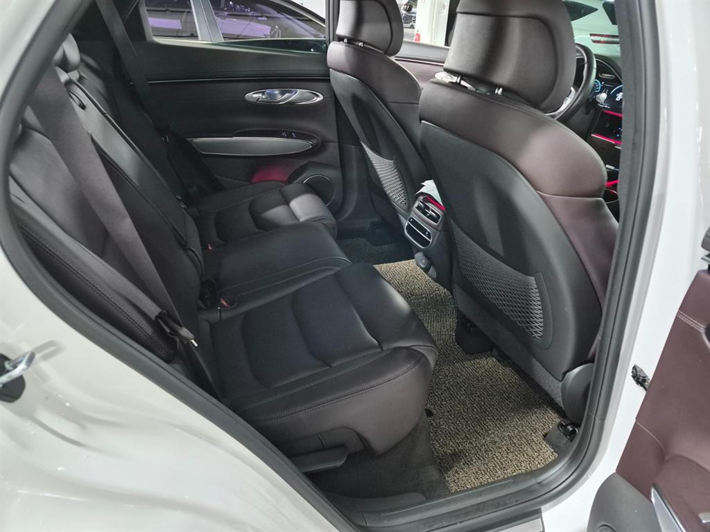 Genesis GV70 - Vista 11