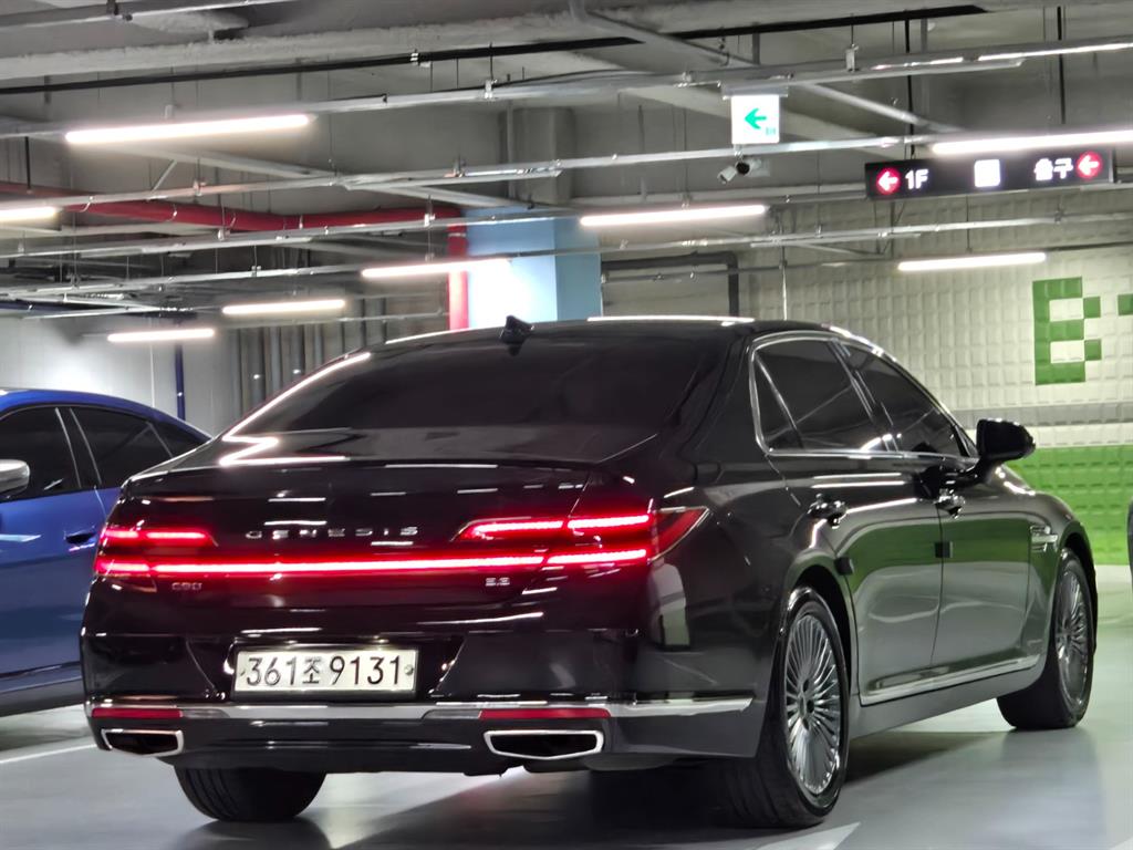 Genesis G90 - Vista 3