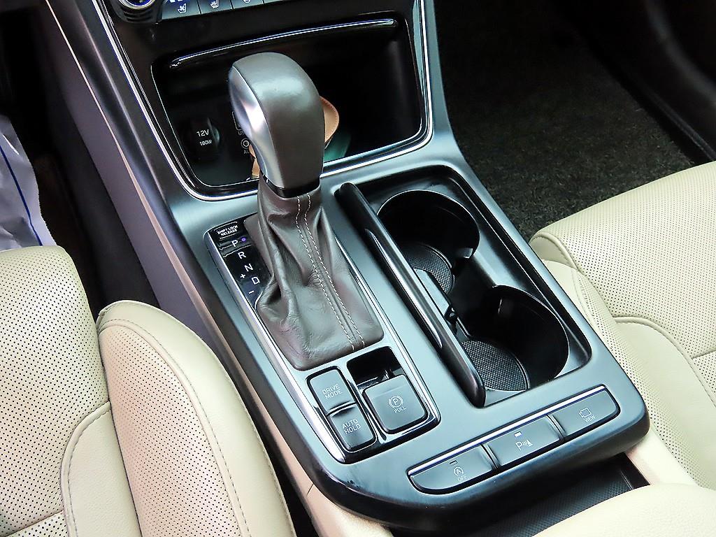 HYUNDAI Grandeur - Vista 11