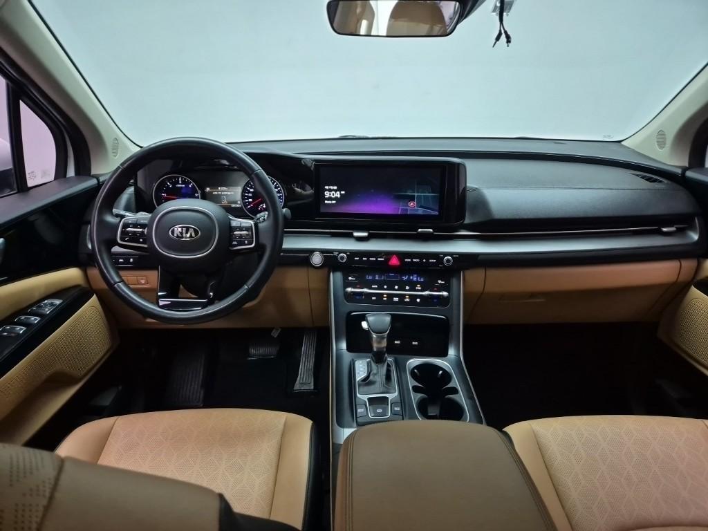 KIA Carnival - Vista 8
