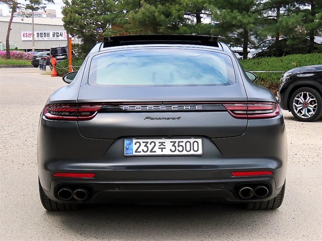 Porsche Panamera - Vista 4