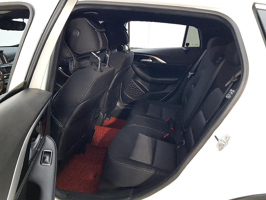 Infiniti Q - Vista 9