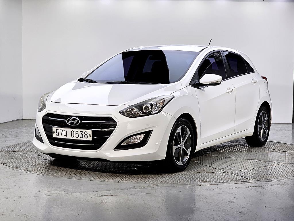 HYUNDAI i30 2016 Blanco - Importación desde Corea - HF Imports Iquique - Foto 1