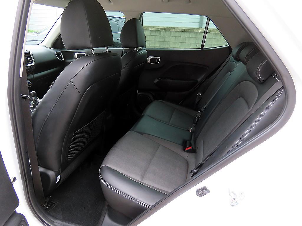 HYUNDAI Venue - Vista 6