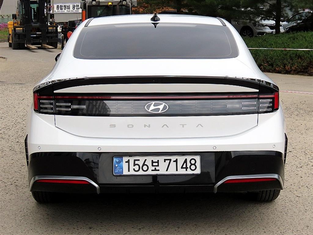 HYUNDAI Sonata - Vista 4