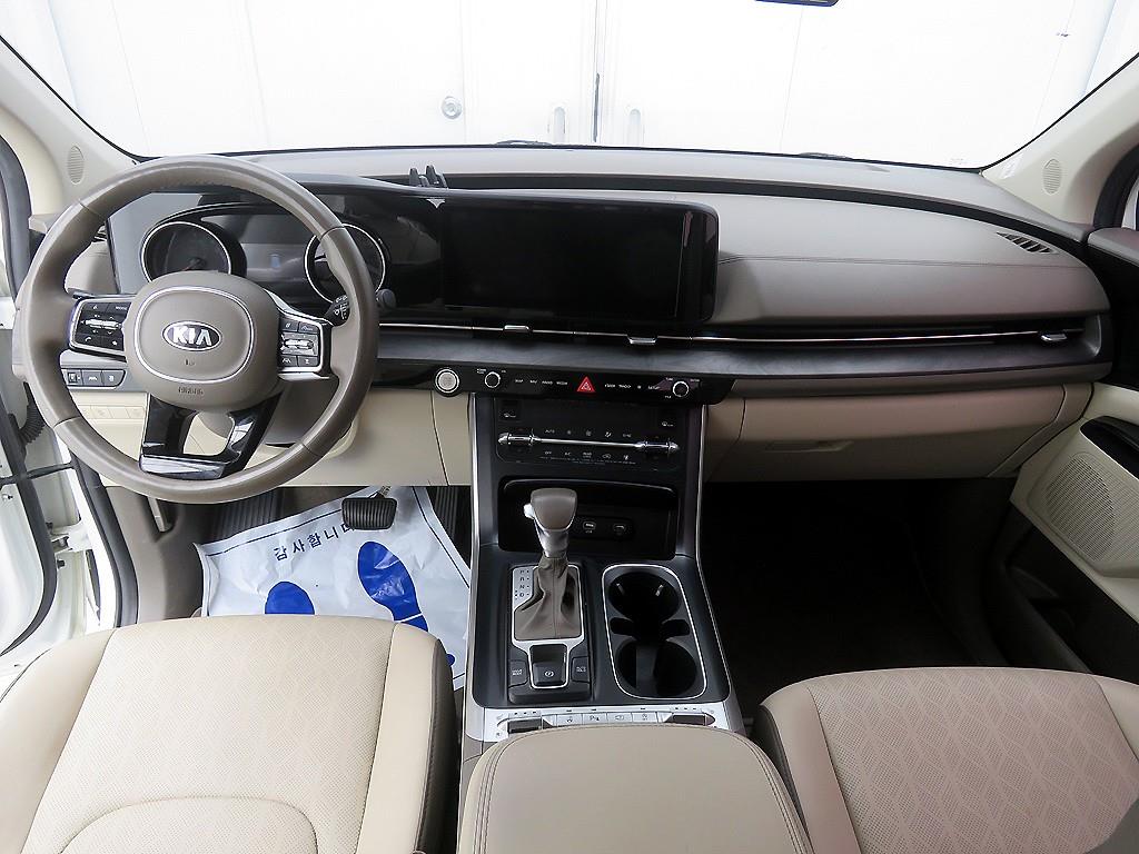KIA Carnival - Vista 9