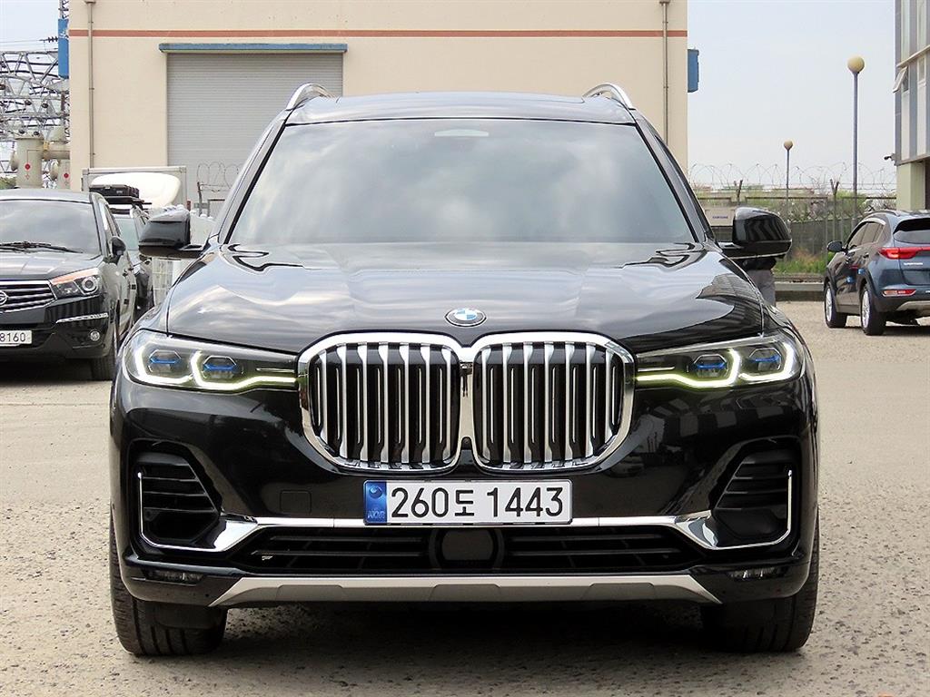 BMW X7 2022 Negro - Importación desde Corea - HF Imports Iquique - Foto 1