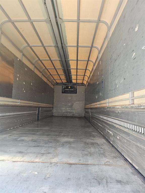 medium and large cargo truck - Vista 6