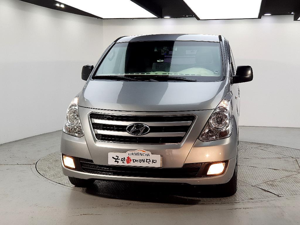 HYUNDAI Starex - Vista 2