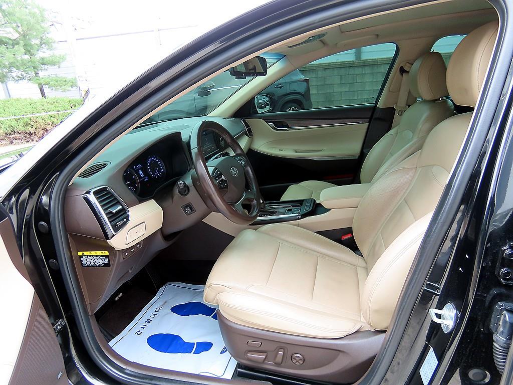 HYUNDAI Grandeur - Vista 5