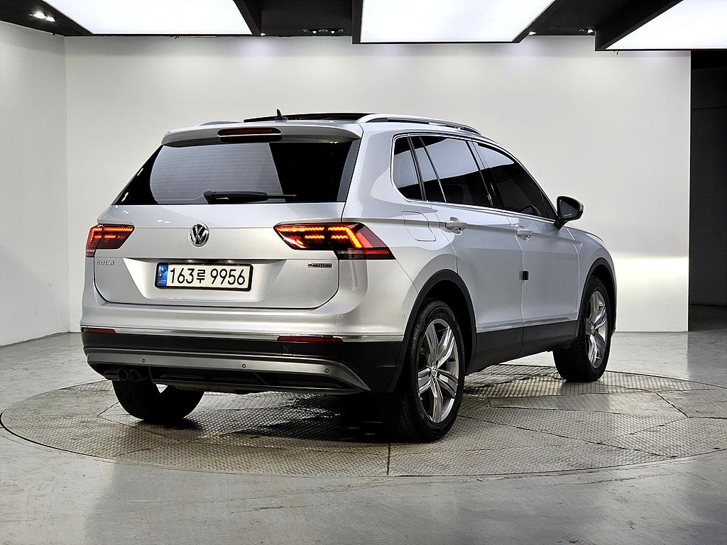 Volkswagen Tiguan - Vista 4