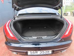 Jaguar XJ - Vista 10