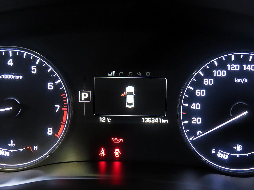 HYUNDAI Genesis - Vista 9