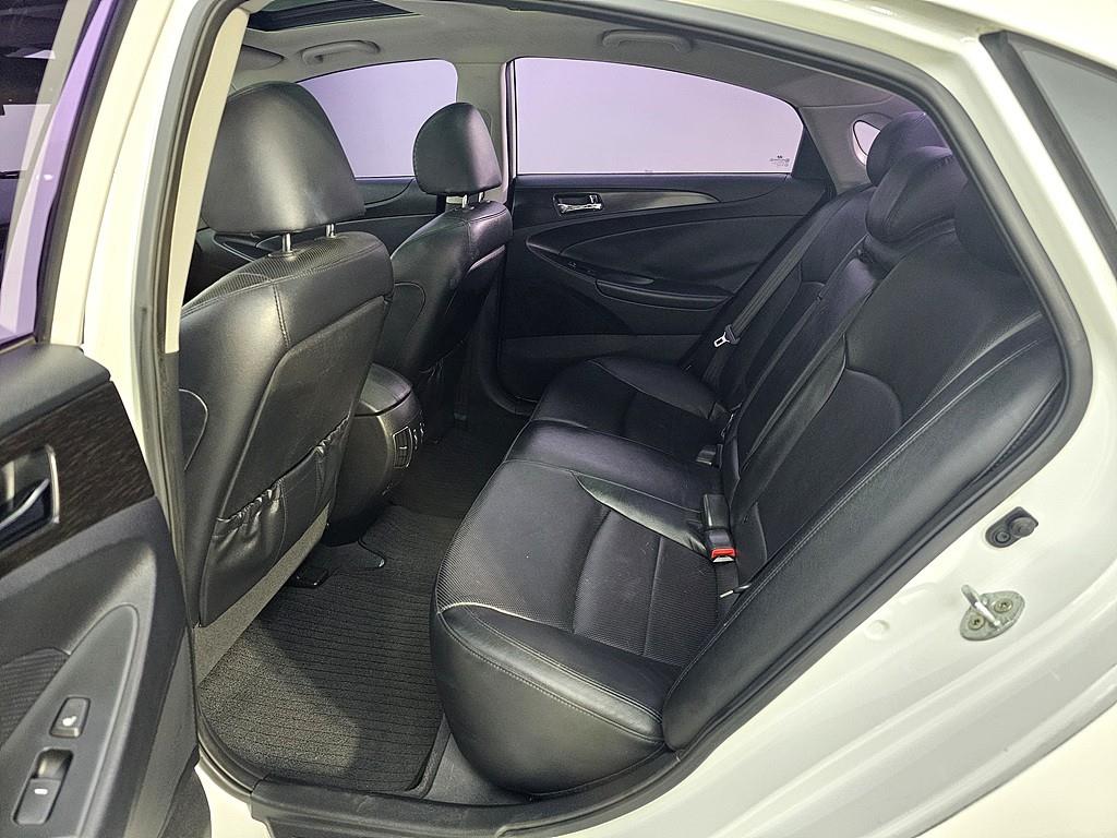 HYUNDAI Sonata - Vista 9