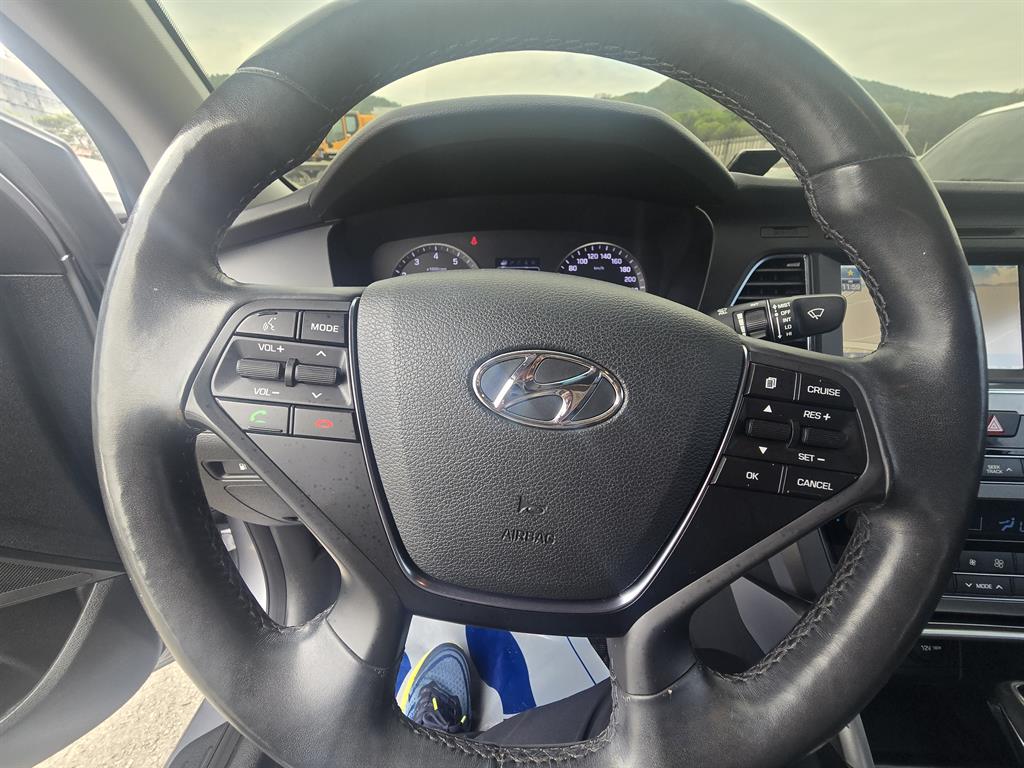 HYUNDAI Sonata - Vista 8