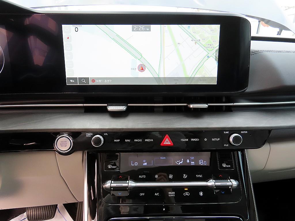 KIA Carnival - Vista 12