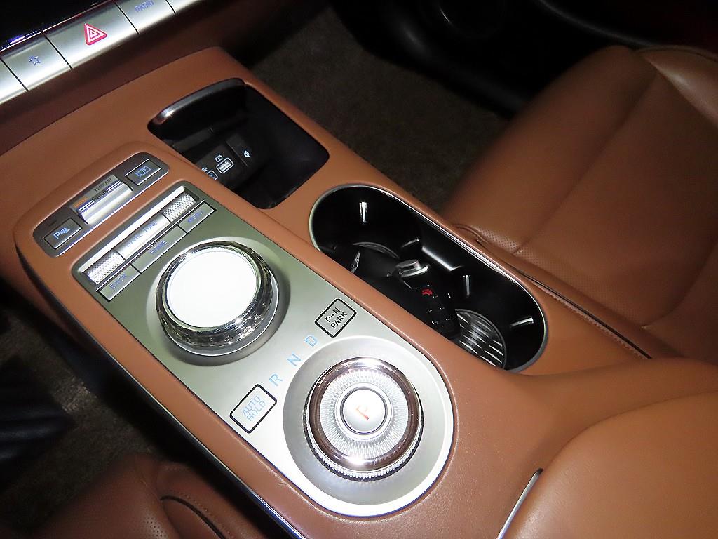 Genesis GV70 - Vista 12