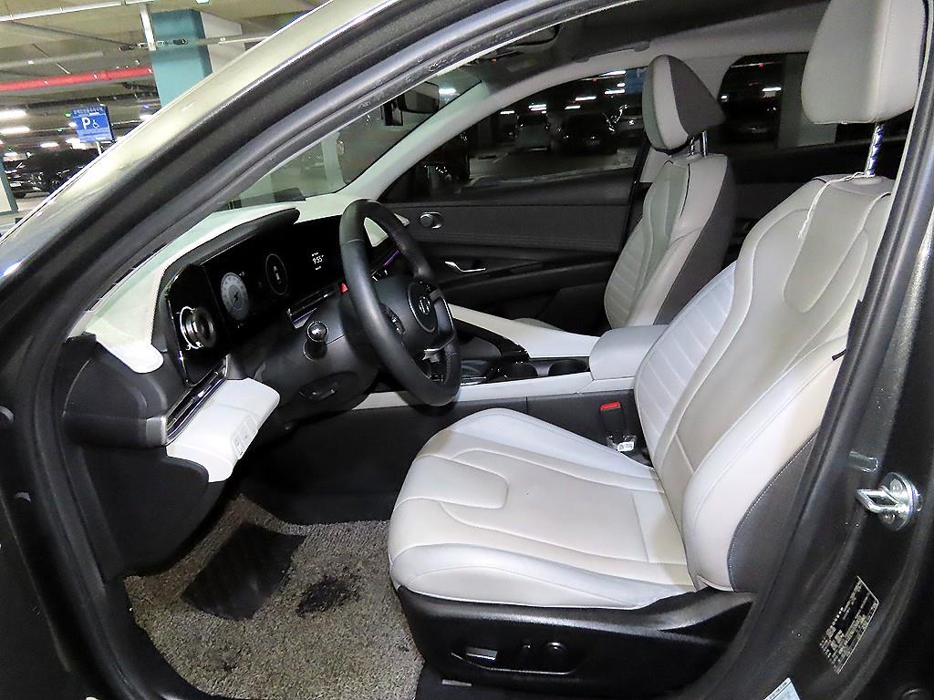 HYUNDAI Avante - Vista 6