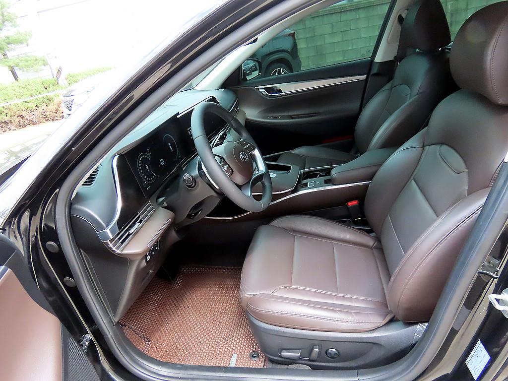 HYUNDAI Grandeur - Vista 5