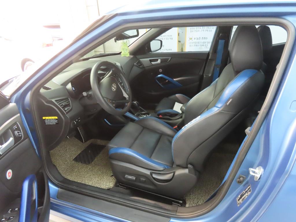 HYUNDAI Veloster - Vista 5