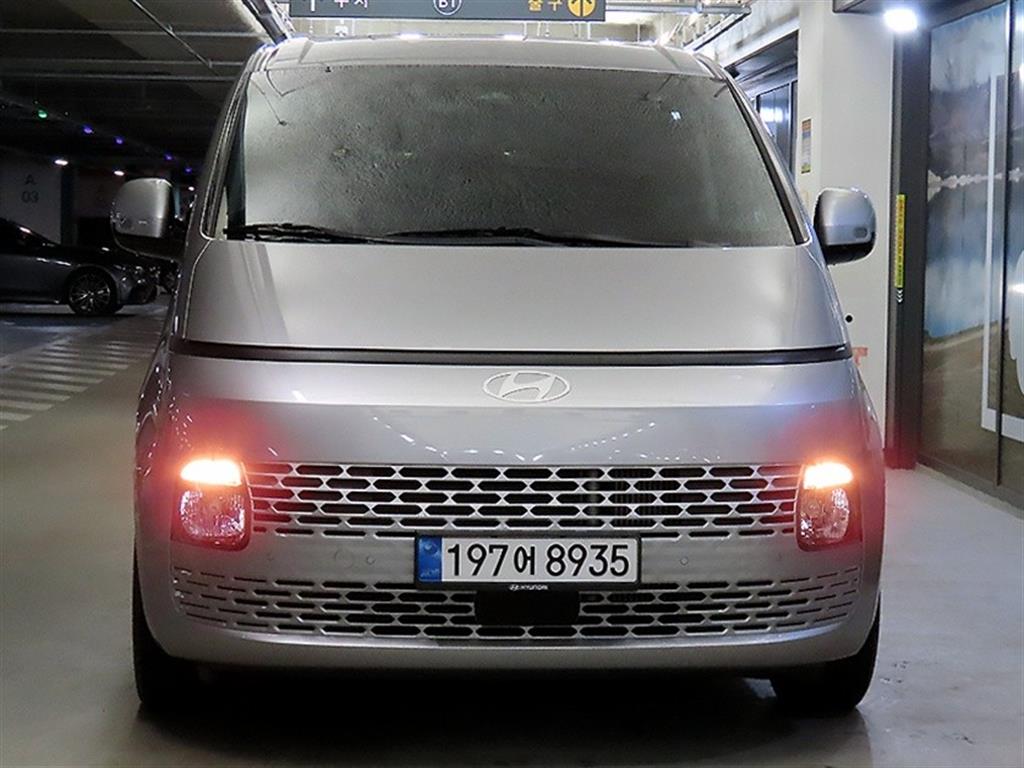 HYUNDAI Staria - Vista 2