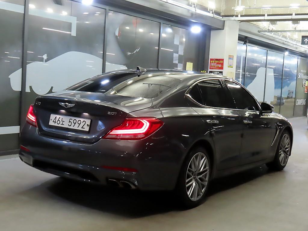 Genesis G70 - Vista 4