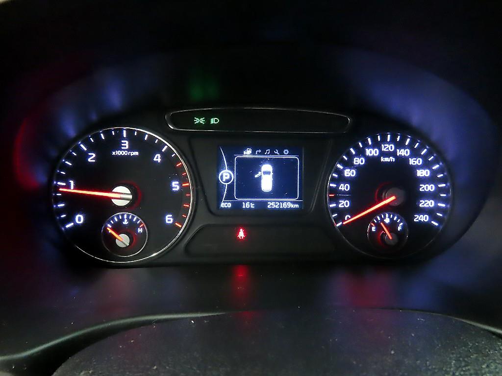 KIA Sorento - Vista 8