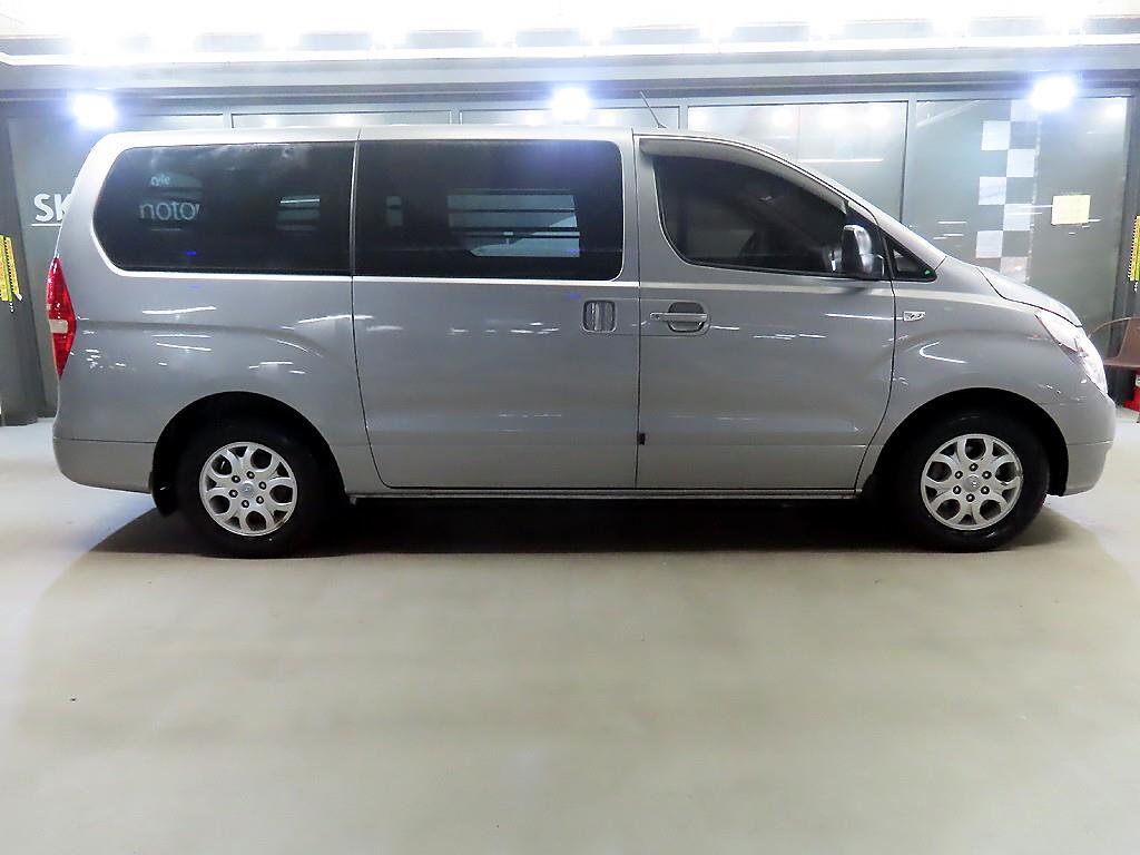 HYUNDAI Starex - Vista 3