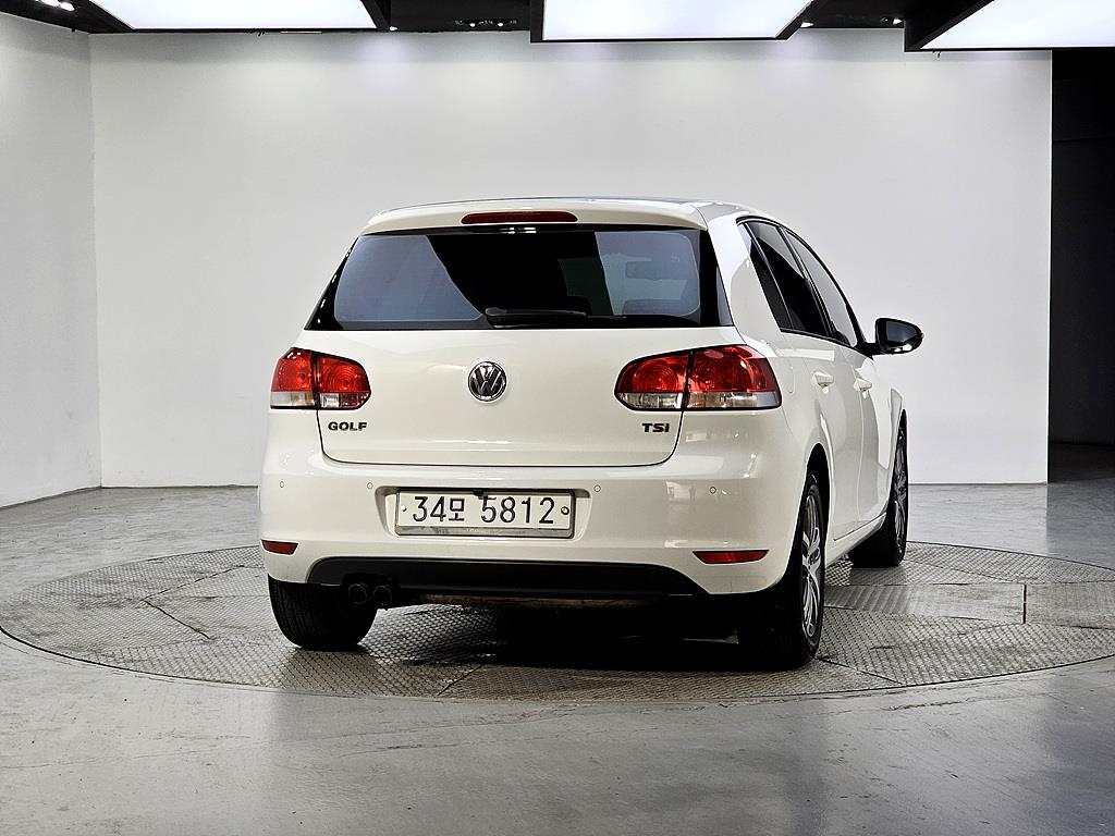 Volkswagen Golf - Vista 3