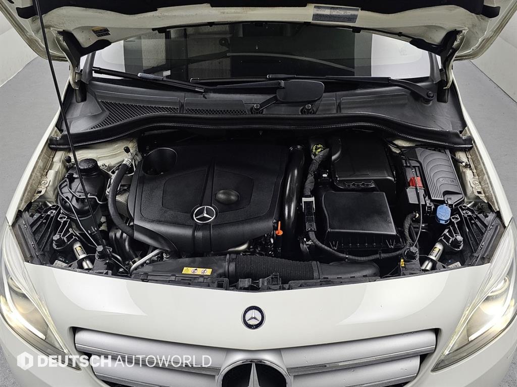 Mercedes Benz B Class (MY B) - Vista 6