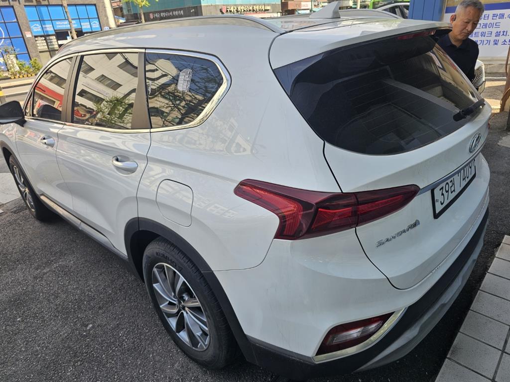 HYUNDAI Santa Fe - Vista 3