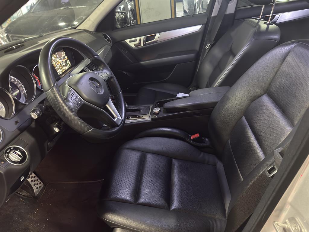 Mercedes Benz C Class - Vista 8