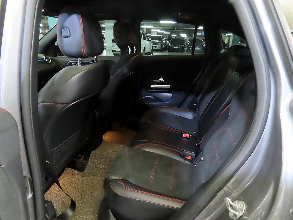 Mercedes Benz GLA Class - Vista 7