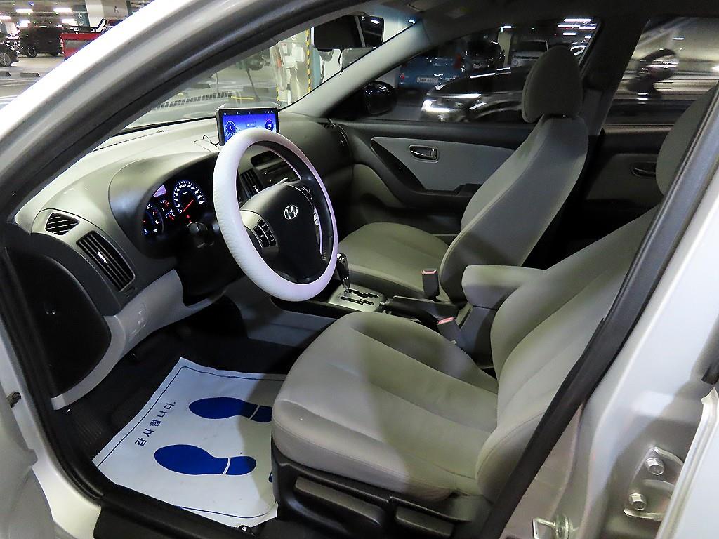 HYUNDAI Avante - Vista 6