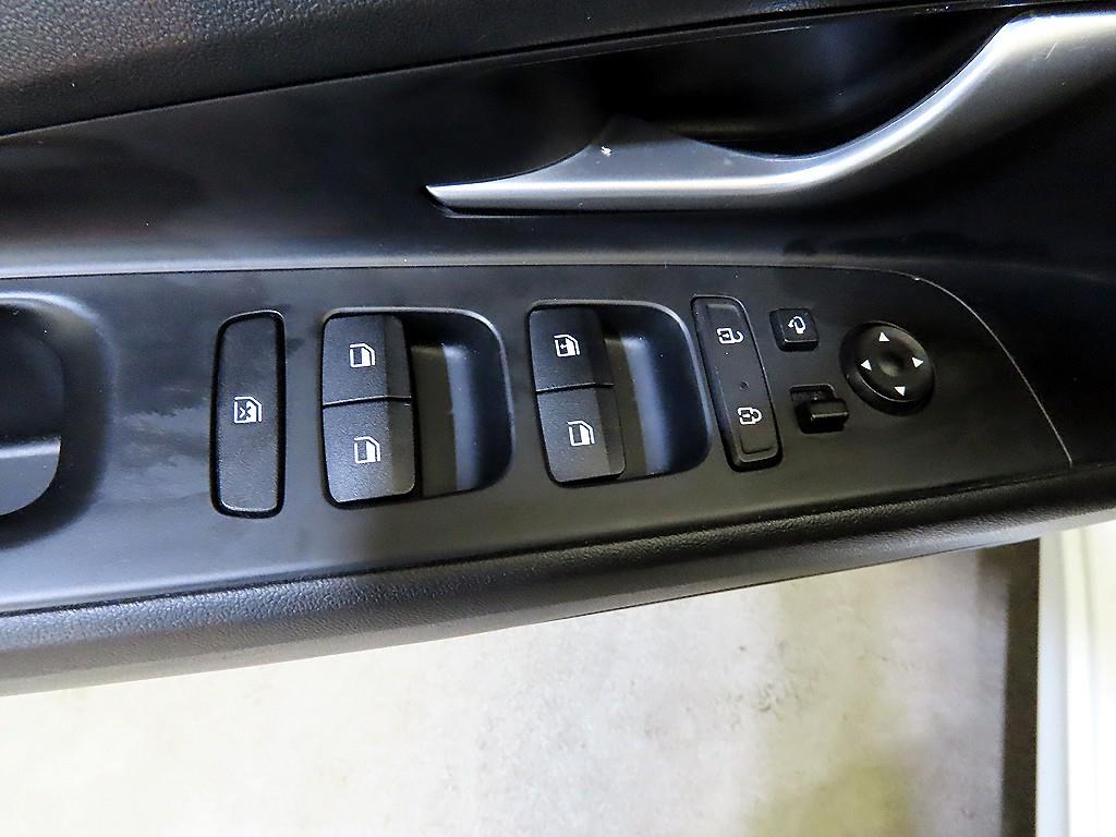 HYUNDAI Avante 2021 Blanco - Importación desde Corea - HF Imports Iquique - Foto 13