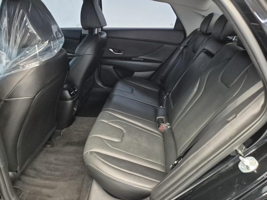HYUNDAI Avante - Vista 12