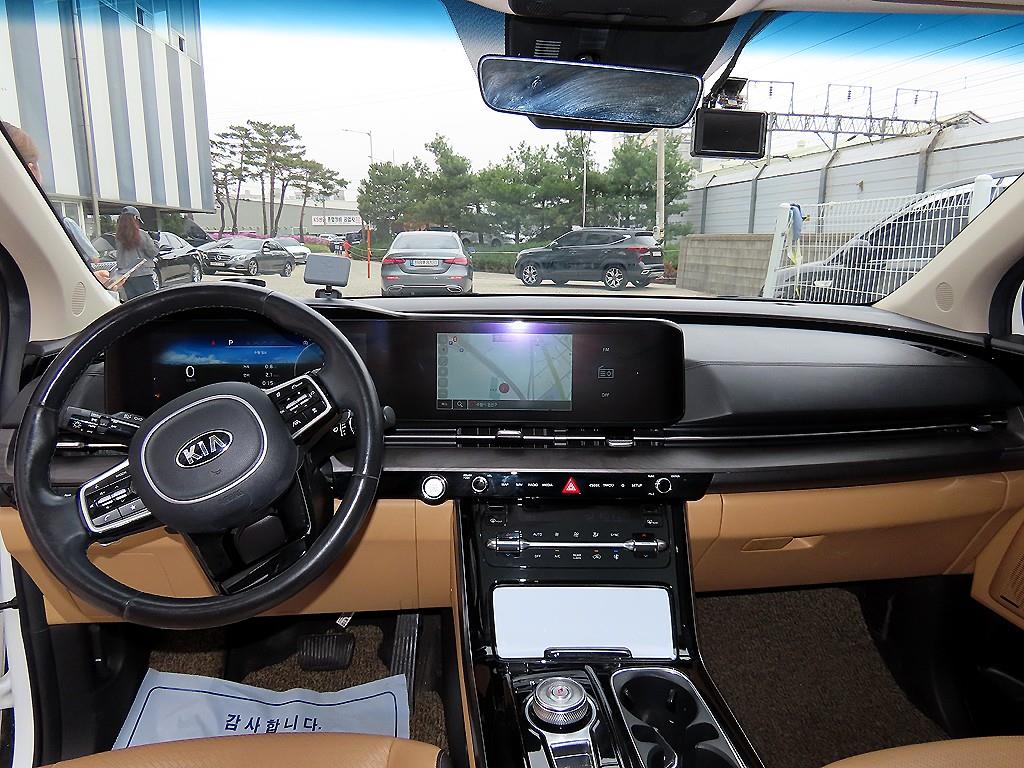 KIA Carnival - Vista 8