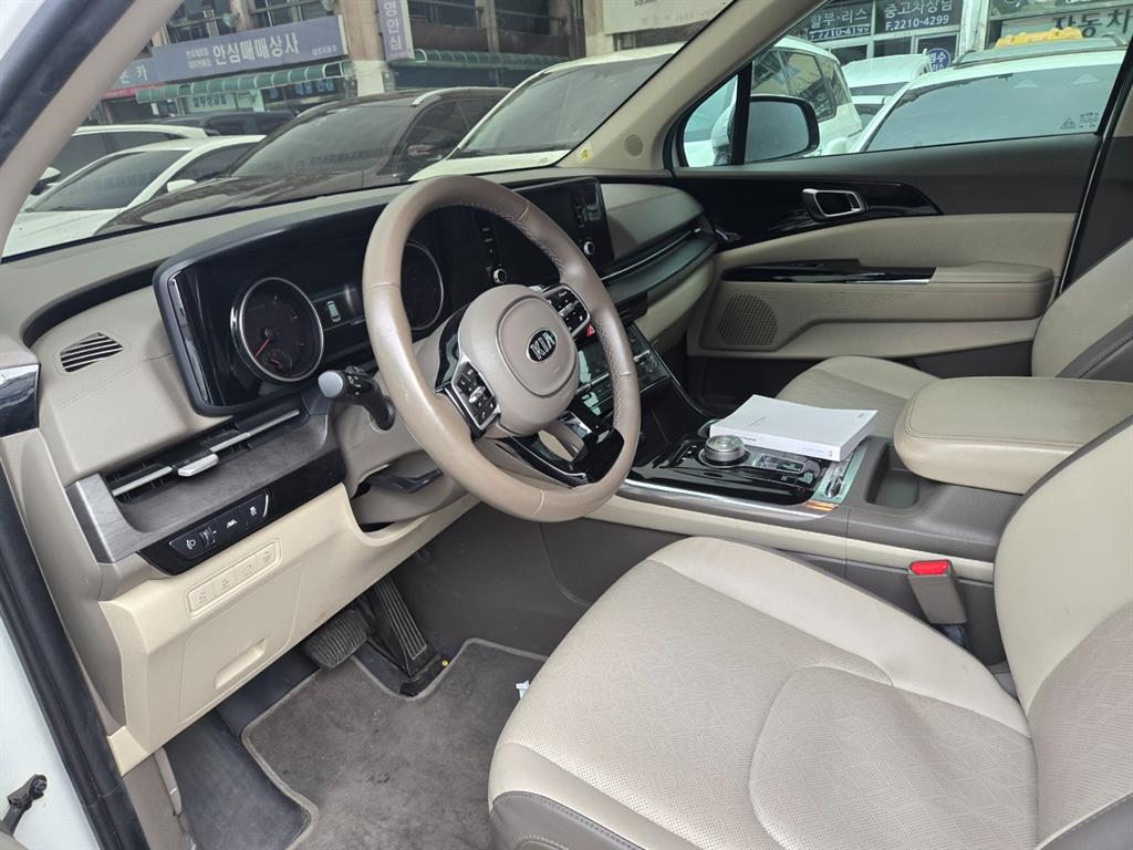 KIA Carnival - Vista 5