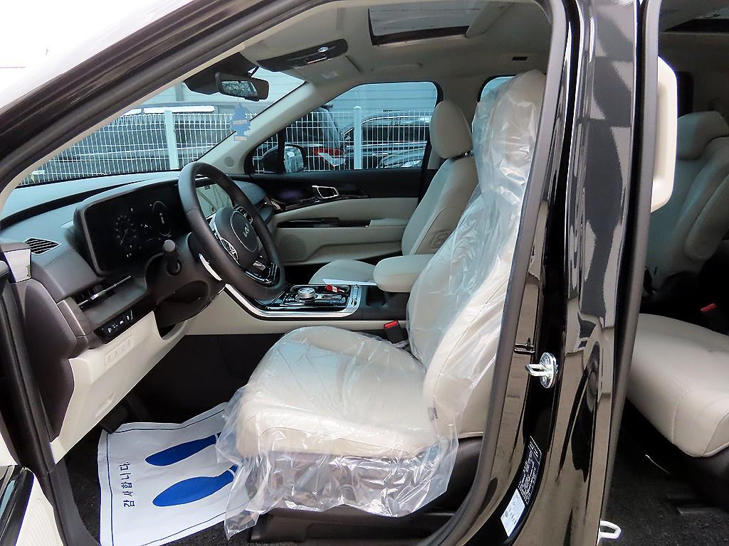 KIA Carnival - Vista 5