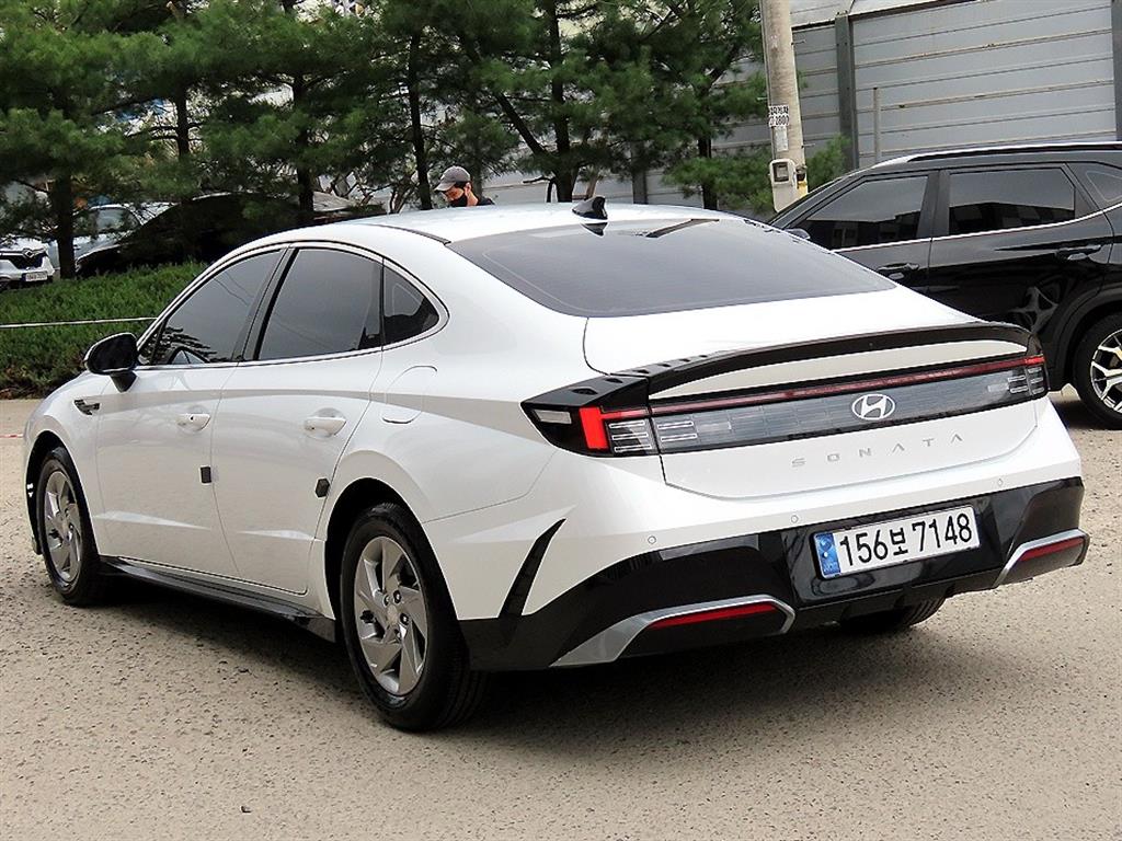 HYUNDAI Sonata - Vista 3