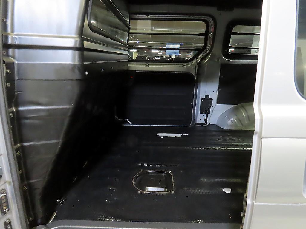 HYUNDAI Starex - Vista 7