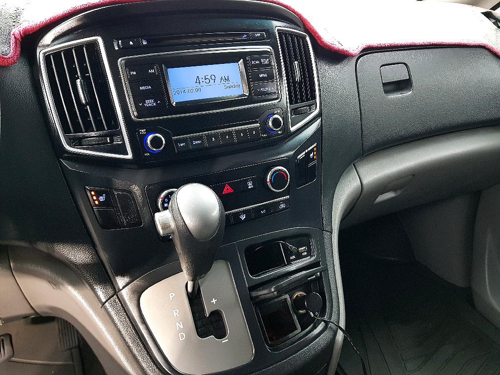 HYUNDAI Starex - Vista 10